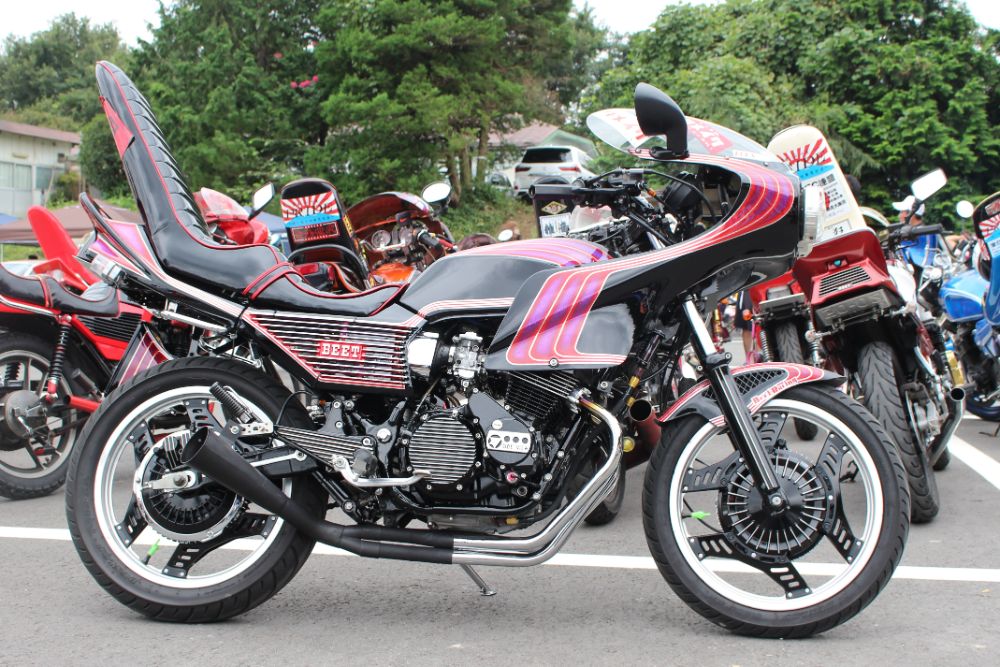 サイレンサー付きcbx400fヤシメガ