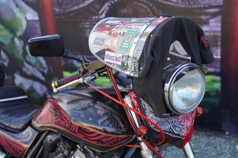 どっかん風防を装着した台湾のCB400SF