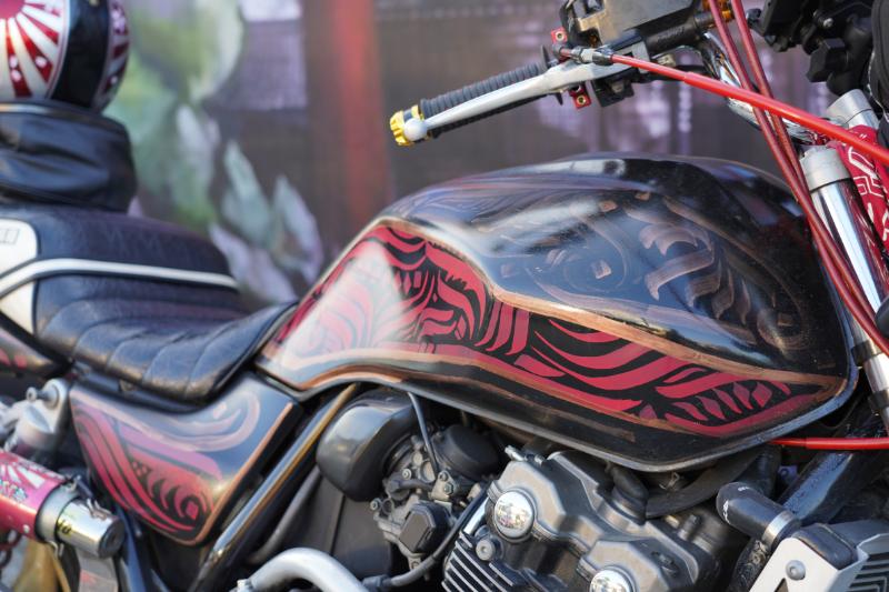 独特なペイントを施した台湾のCB400SF