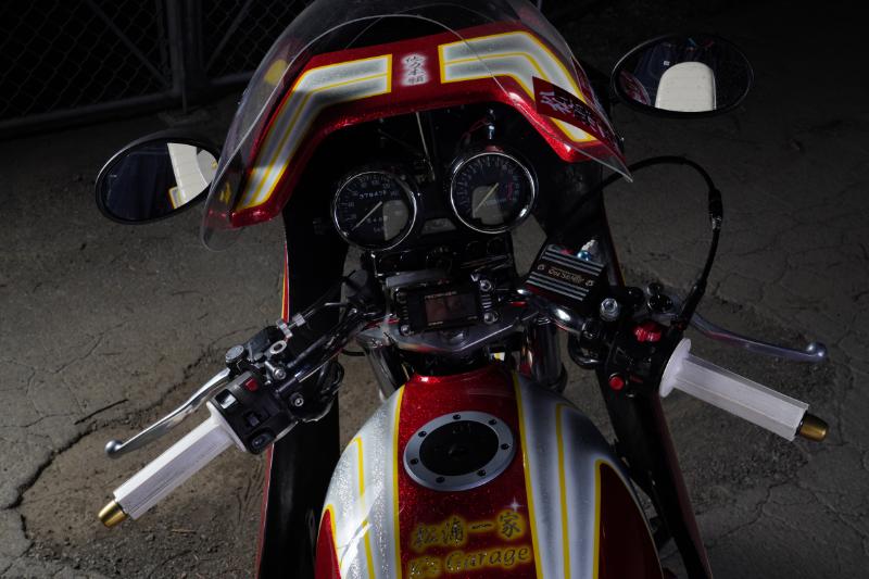 CBX400Fのスイッチボックスに換装されたゼファー