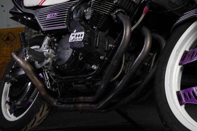 エンジンやマフラーにもこだわったCBX400F