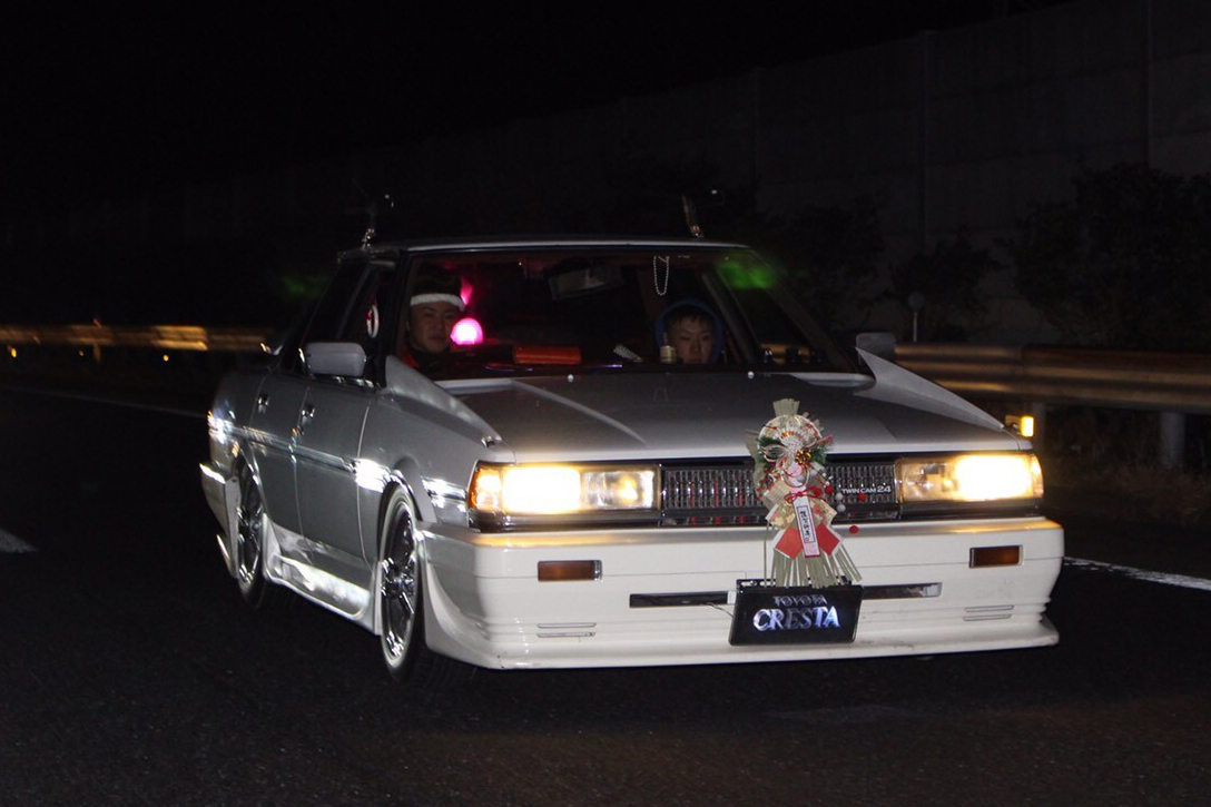 謎の改造車軍団 年末の高速道路に響く轟音を追いかけたら意外なコトが分かった 画像38枚 I Q Japan